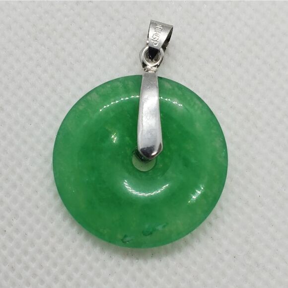 18 Karat Gold Plated Jade Stone Donut Pendant - Picture 3 of 4